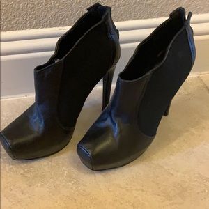 Stiletto booties Jessica Simpson brand size 9